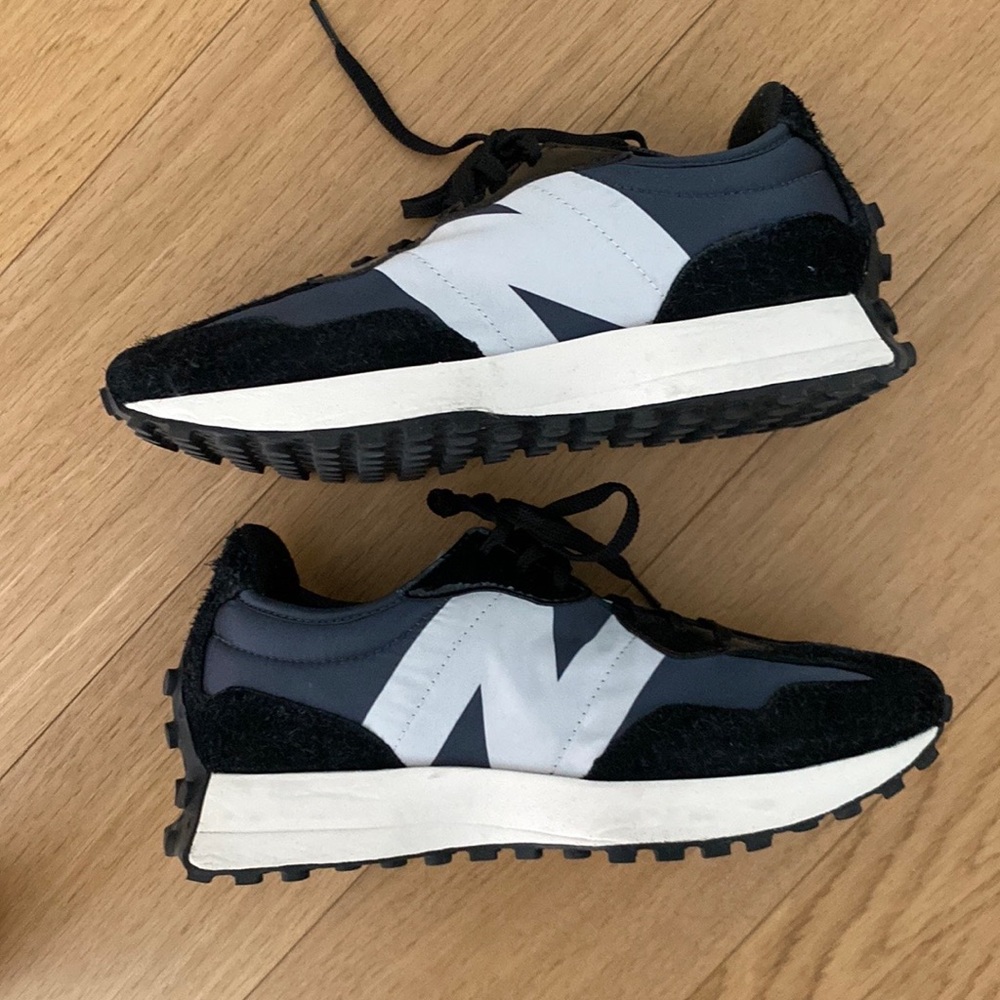 New balance 327 sneakers like new